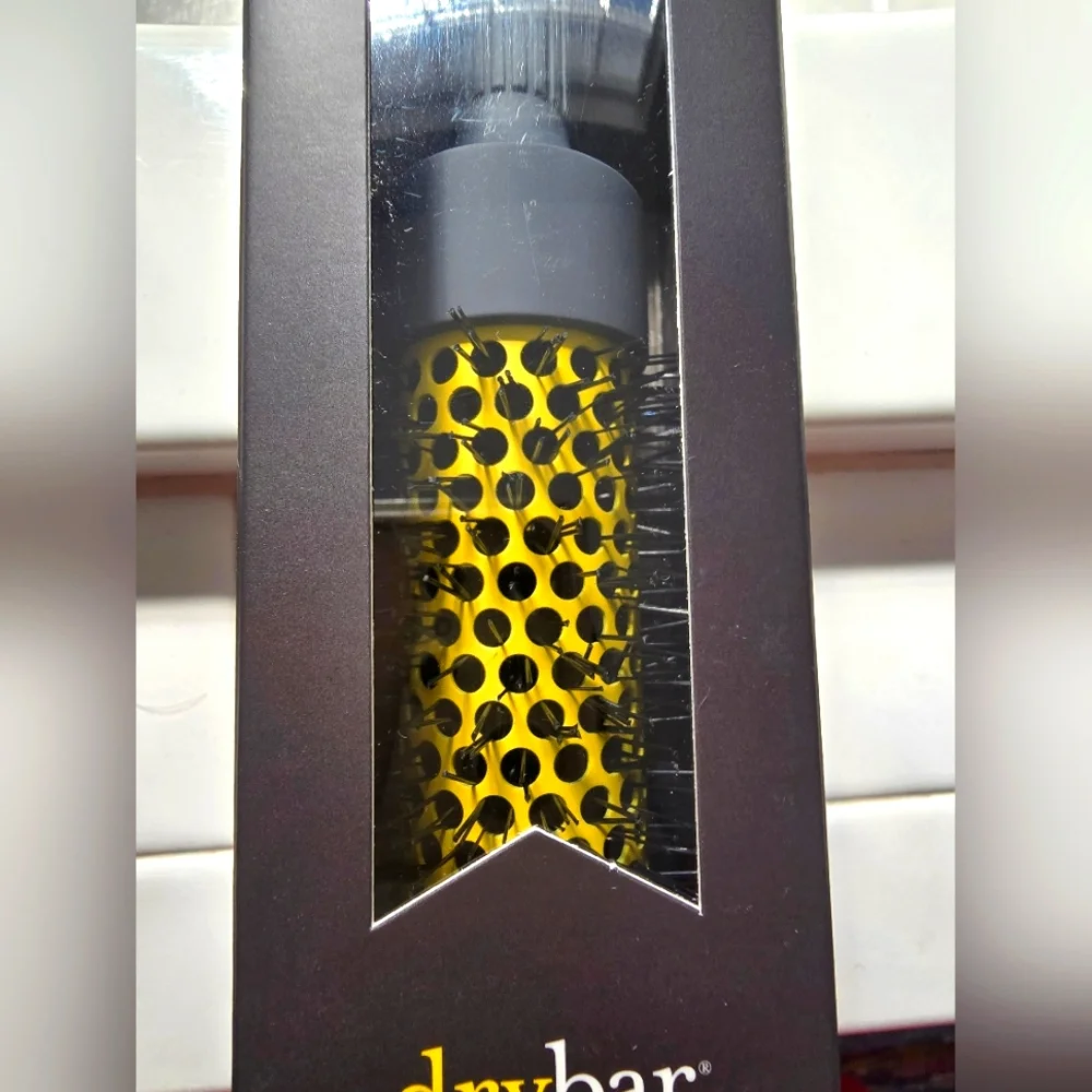 NWT Drybar Half Pint 1.75 Ceramic Round Brush - Picture 4 of 4